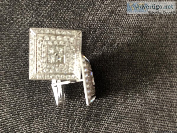 18 karat diamond cuff links