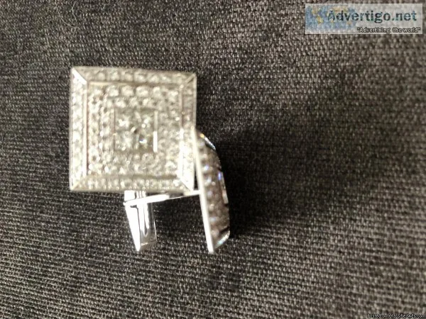 18 karat diamond cuff links