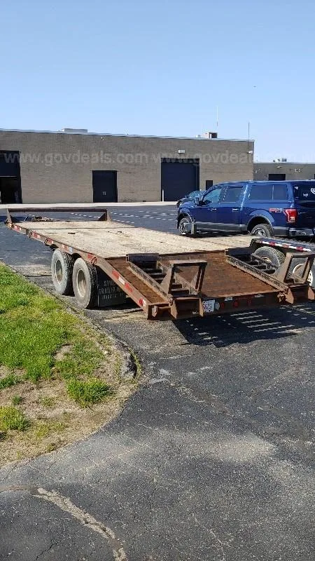199 Stiger - 20000 lb equipment trailer