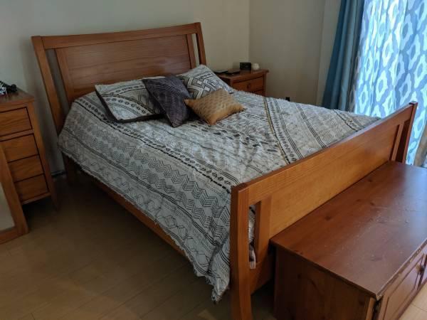 Brown Solid Wood Bedroom Furniture
