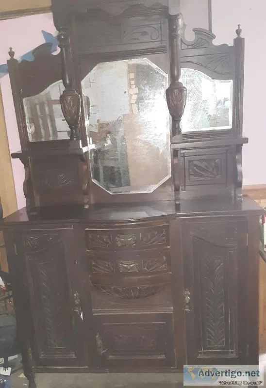 Buffet 6feet high with key lock