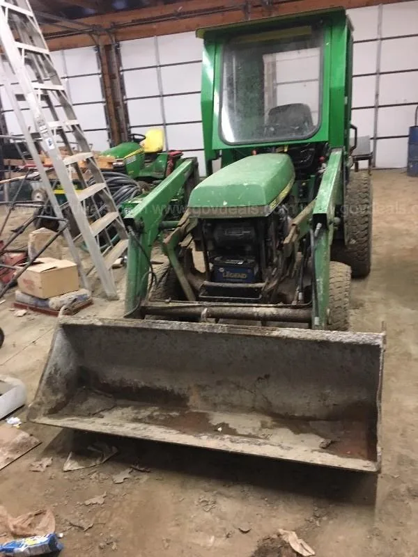 1993 John Deere 955 Tractor
