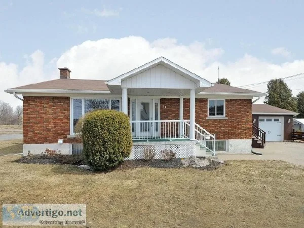 Belle maison avec spa et sauna &agrave Valleyfield 229 900  
