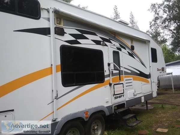 5 th wheel Gearbox toyhauler 11000 obo let s haggle