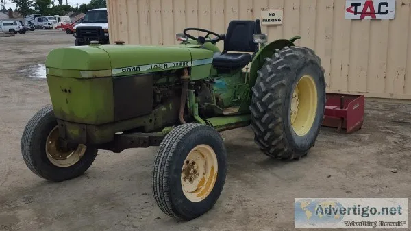 JOHN DEERE 2040 UTILITY TRACTOR