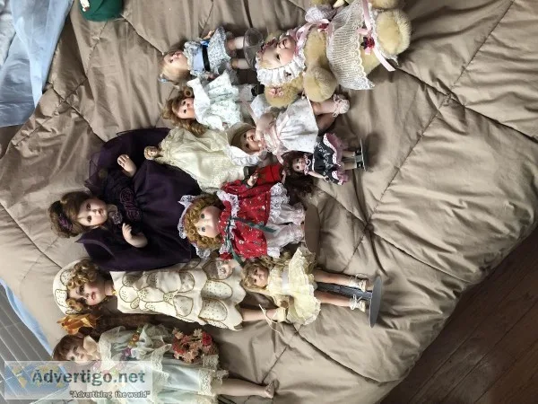 Vintage porcelain dolls With authenticity