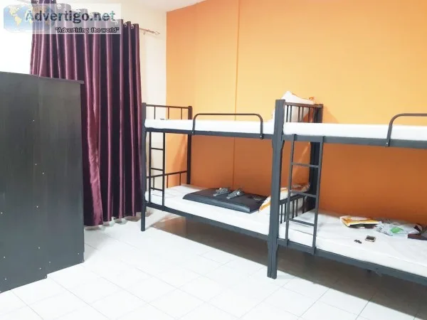 Neat bed space only for girls in italy c
