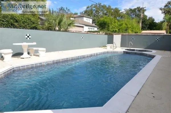 Beautiful Winter Park pool home in the perfect location