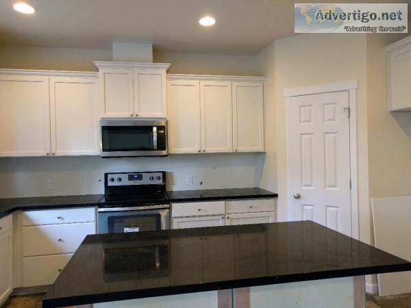 Bran New- 4bd 1 bonus 2.5 bath 2 car garage