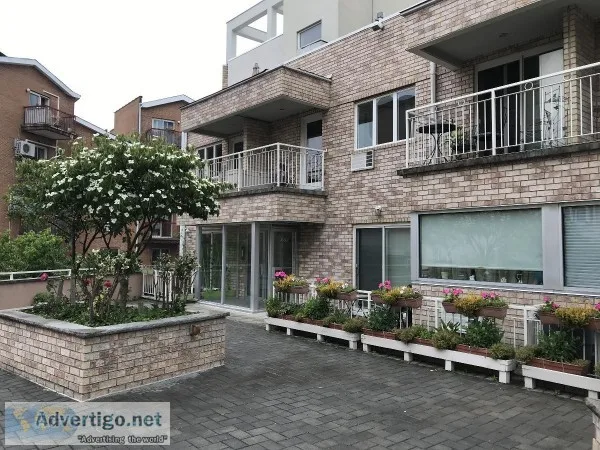 Great 3 bdrm 2 bath 2 balcony garage condo at amazin location