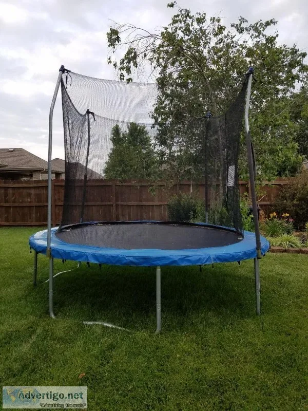 Skywalker Trampolines 8-Foot Trampoline with Safety Enclosure Bl