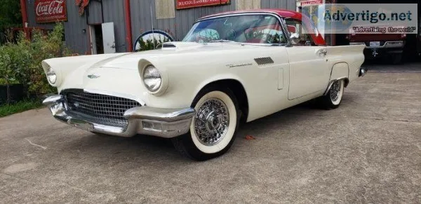1957 Ford Thunderbird