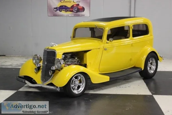 1933 Ford Sedan