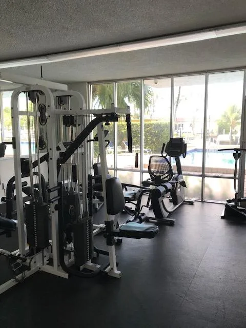 GREAT LOCATION North Miami Beach