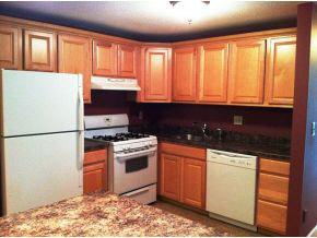 Excellent Condition 2 Bed1 Bath Condo Apartment Available for Au