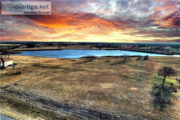 Waterfront acreage property for sale in Collin County TX