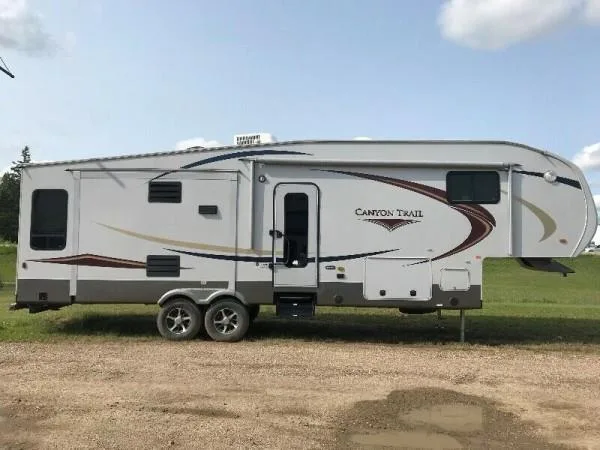 2013 Gulfstream Canyon Trail Aztec Edition Fifthwheel For Sale