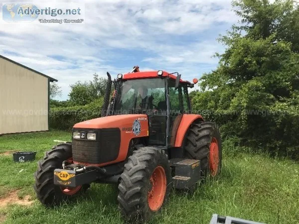 2007 Kubota 4WD Tractor with Boom Mower