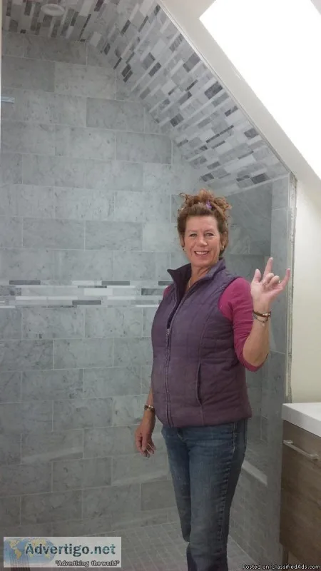 LADY TILE INSTALLER