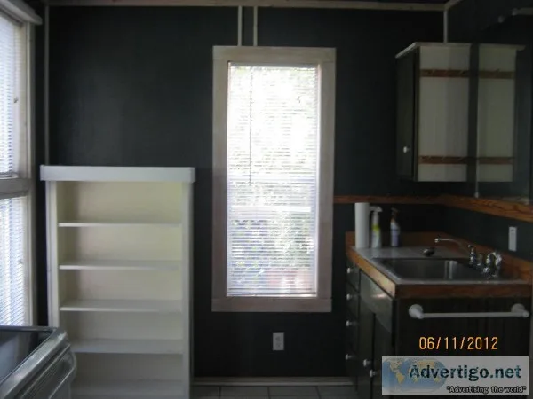 Charming 2-Story Tiny House Between Bastrop and Austin