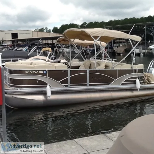 2018 Sylvan 8522 LZ Tritoon with Honda 150 HP. No trailer.
