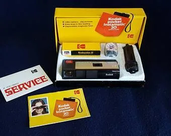 Vintage Kodak Pocket Instamatic 20 Camera Outfit