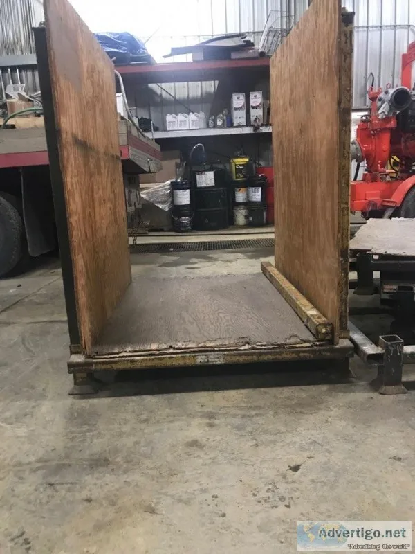 METAL PALLETSRACKS