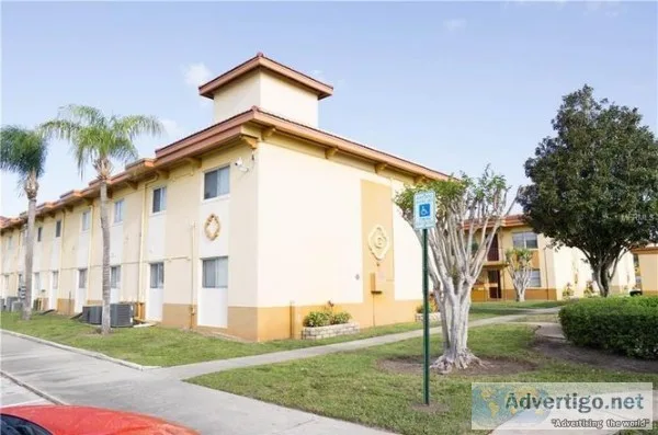 2nd floor 2 bedrooms and 2 bathrooms with denbonus room