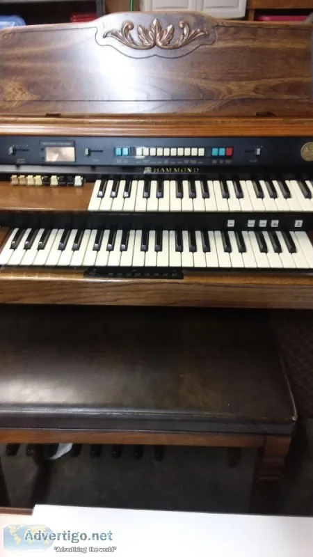 Hammond Organ with Bench