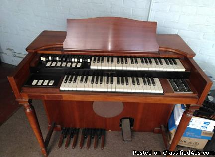 1956 M3 Hammond Organ