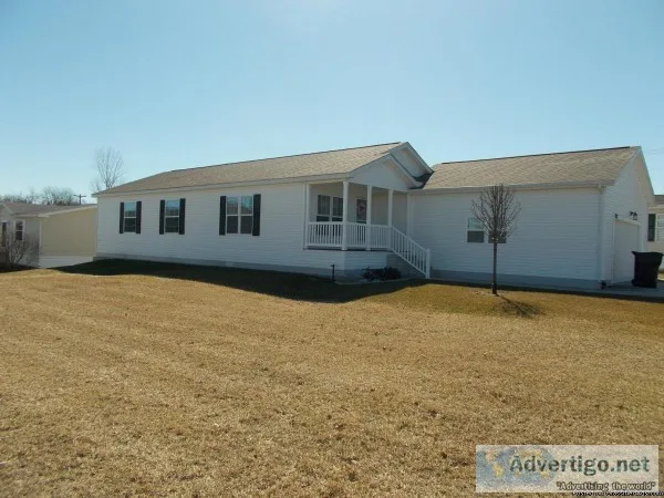 Gorgeous 3 Bedroom with 2 Stall Finished Garage 6850