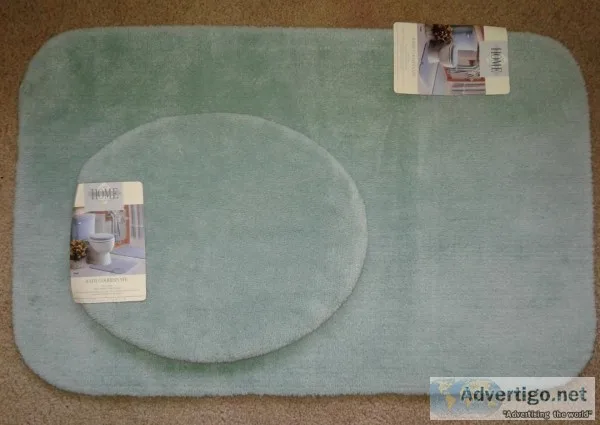 BATHMAT RUG and TOILET LID COVER SET-NEW