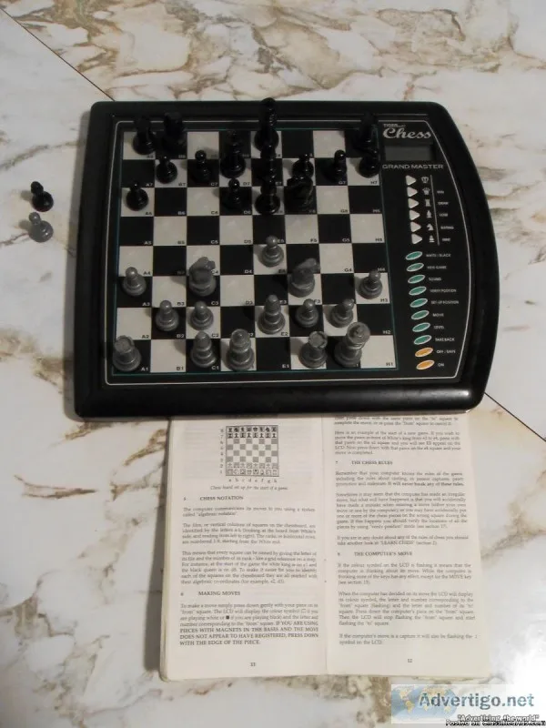 Electronic chess