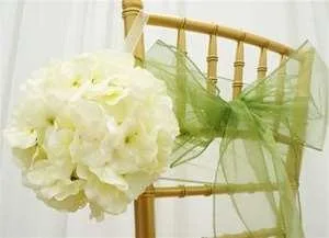 MAKES ME SMILE Kissing Balls (x 4) - Cream Hydrangeas