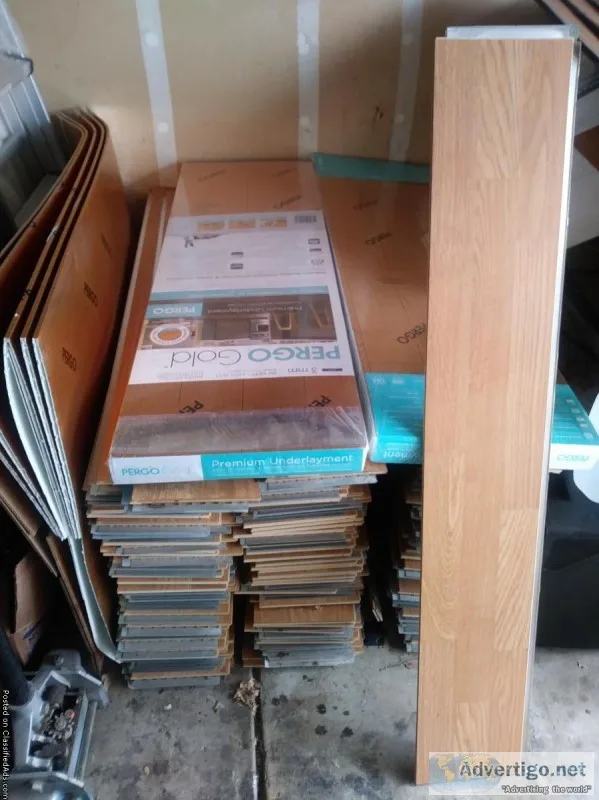 Floor laminate with underlayment