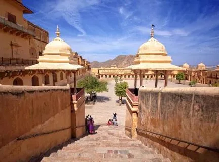 Veena World Offers Mount Abu Tour Package