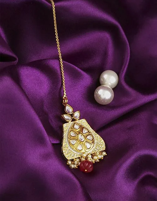 Explore a Designer bridal maang tikka designs at affordable pric