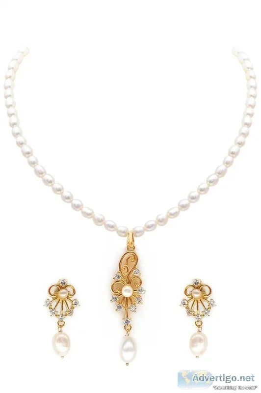 Shop for the prettiest pearl set online at Chique Fashion