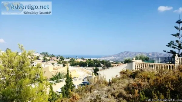 PARCELA URBANA DE 670M2 CON VISTAS AL MAR EN LA NUCIA (ALICANTE)