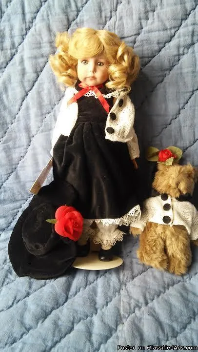 Estate Sale Key To My Heart Collection - Madeline