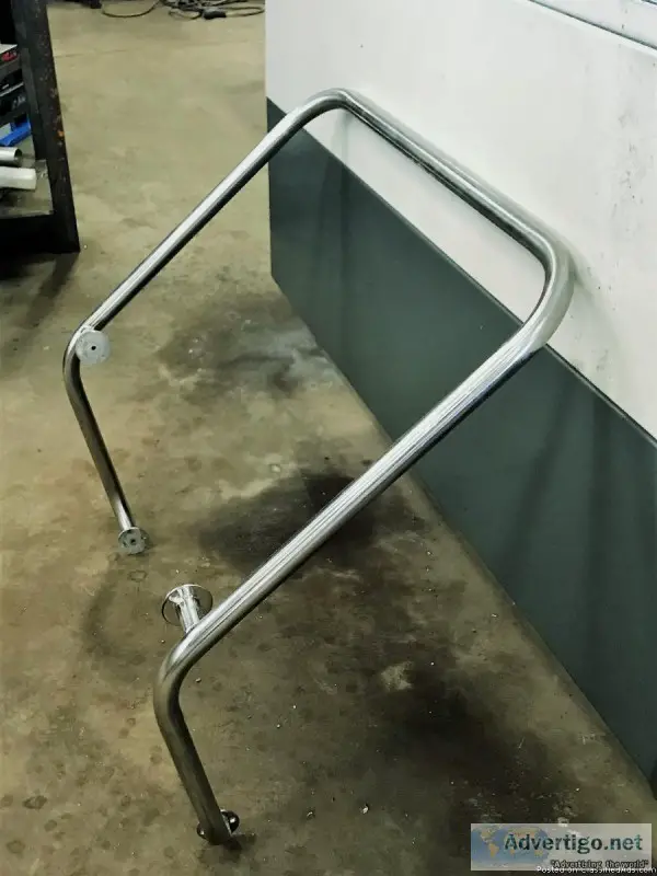STAINLESS GRAB RAILS FOR BOATS