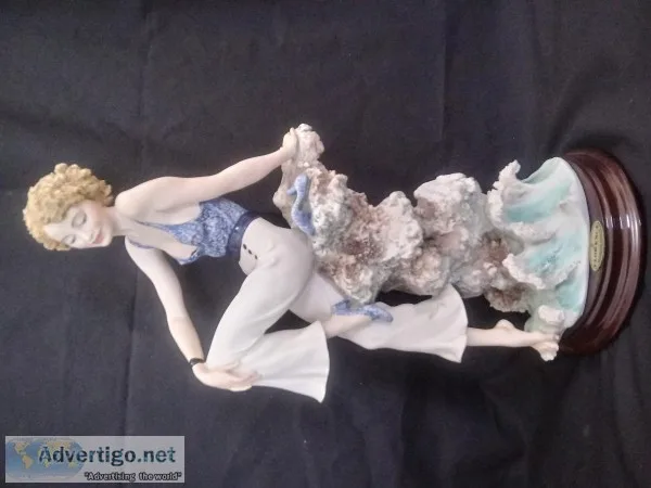 GIUSEPP ARMANI-SABRINA FIGURINE