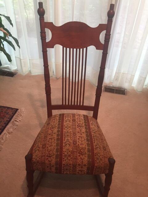 ANTIQUE LADIES ROCKER EXCELLENT CONDITION