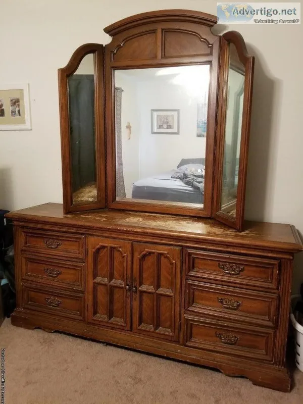 Solid 9 drawer dresser with mirror