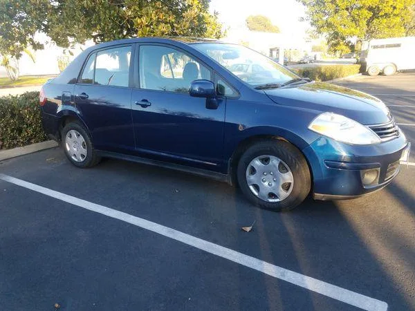 2010 NISSAN VERSA