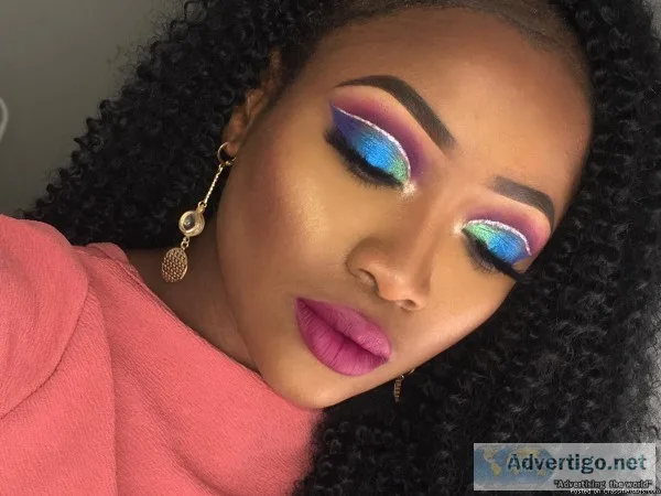 PROFESSIONAL MAKEUP ARTIST