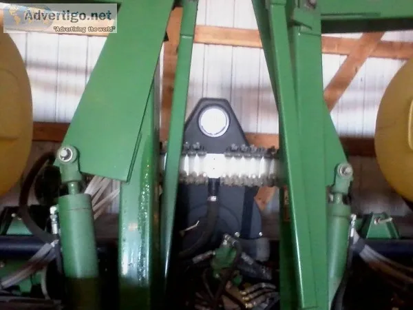 John Deere 1760 Planter