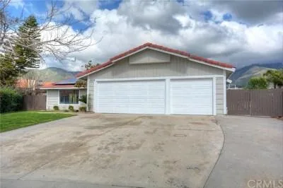 Hurry Won t Last Nicely Remodeled Home Large Backyard