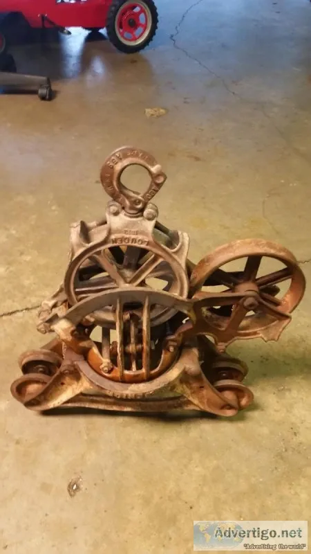 Louden Senior barn trolley