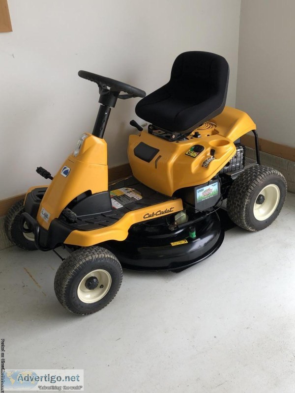 30&rdquo 2017 CC30H Cub Cadet Riding Lawn Mower